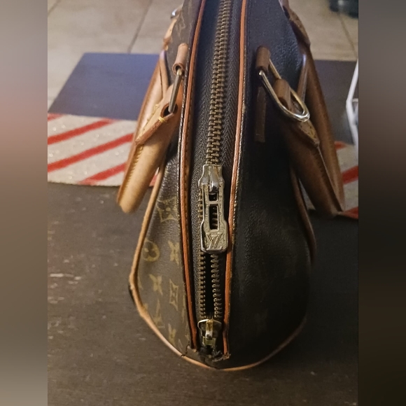 LV Monogram Ellipse Handbag - Picture 5 of 8